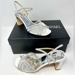 Badgley Mischka, bridal. Open toe sandals. NWINB